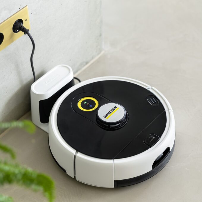 Grindų plovimo robotas Karcher RCF 3 - Image 7